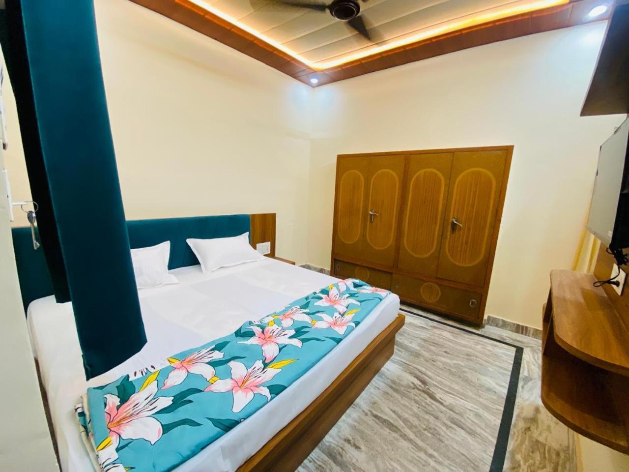 מטורה The Raman Palace- A Budget Hotel מראה חיצוני תמונה