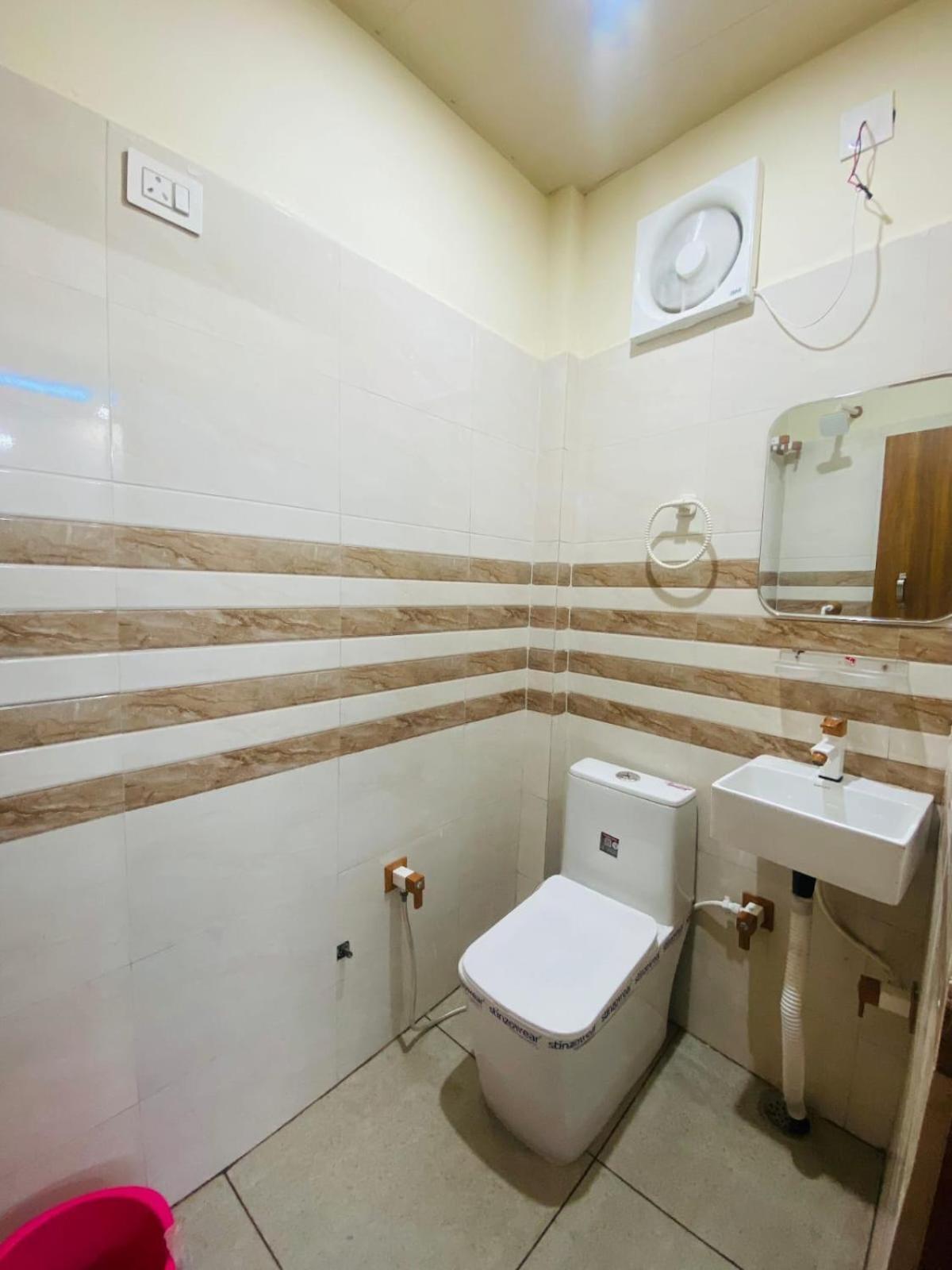 מטורה The Raman Palace- A Budget Hotel מראה חיצוני תמונה